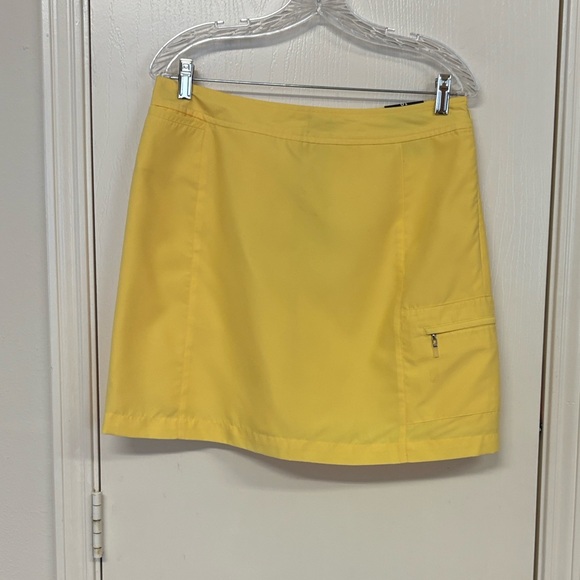 Izod Sunny Yellow Golf Skorts - Picture 1 of 5